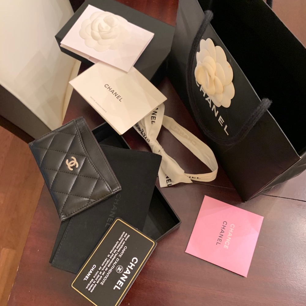 Chanel - Picture 7 of 16
